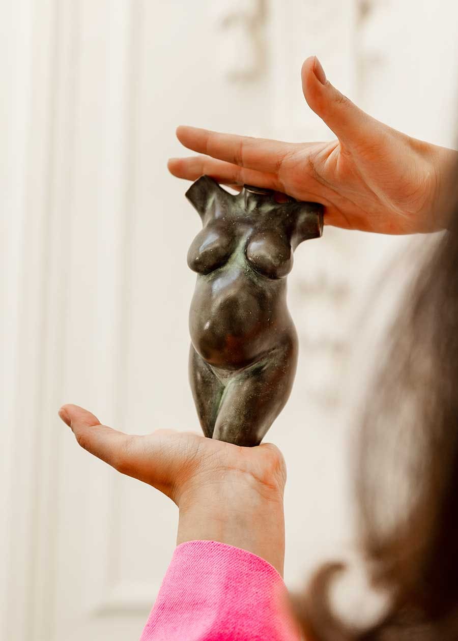 sculpture-maternité-Goddess-fundido-en-bronce-green-finition-02.jpg